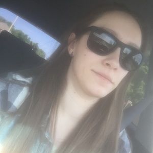 Meet your Posher, Briana